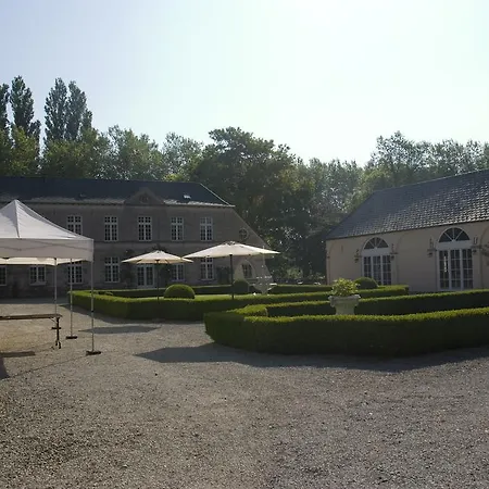 Chateau Bagatelle Couette-café 4*